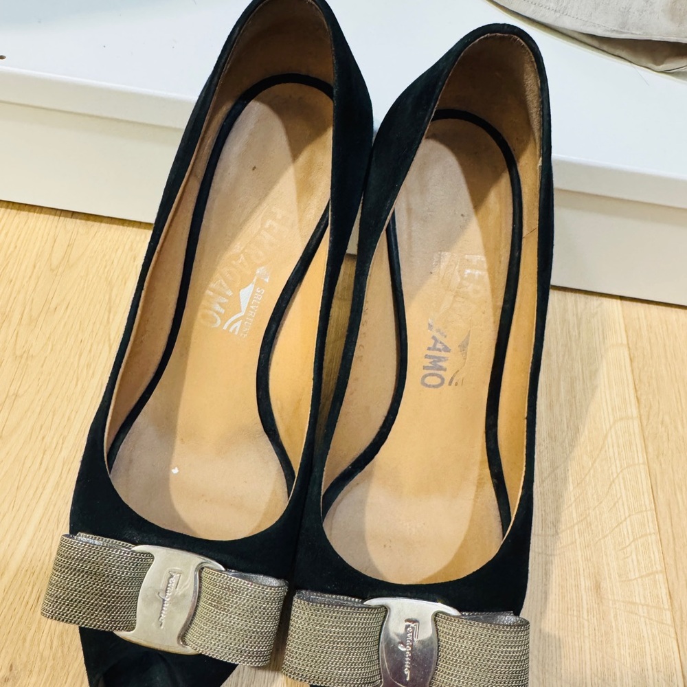 Salvatore Ferragamo Black and Tan Heels